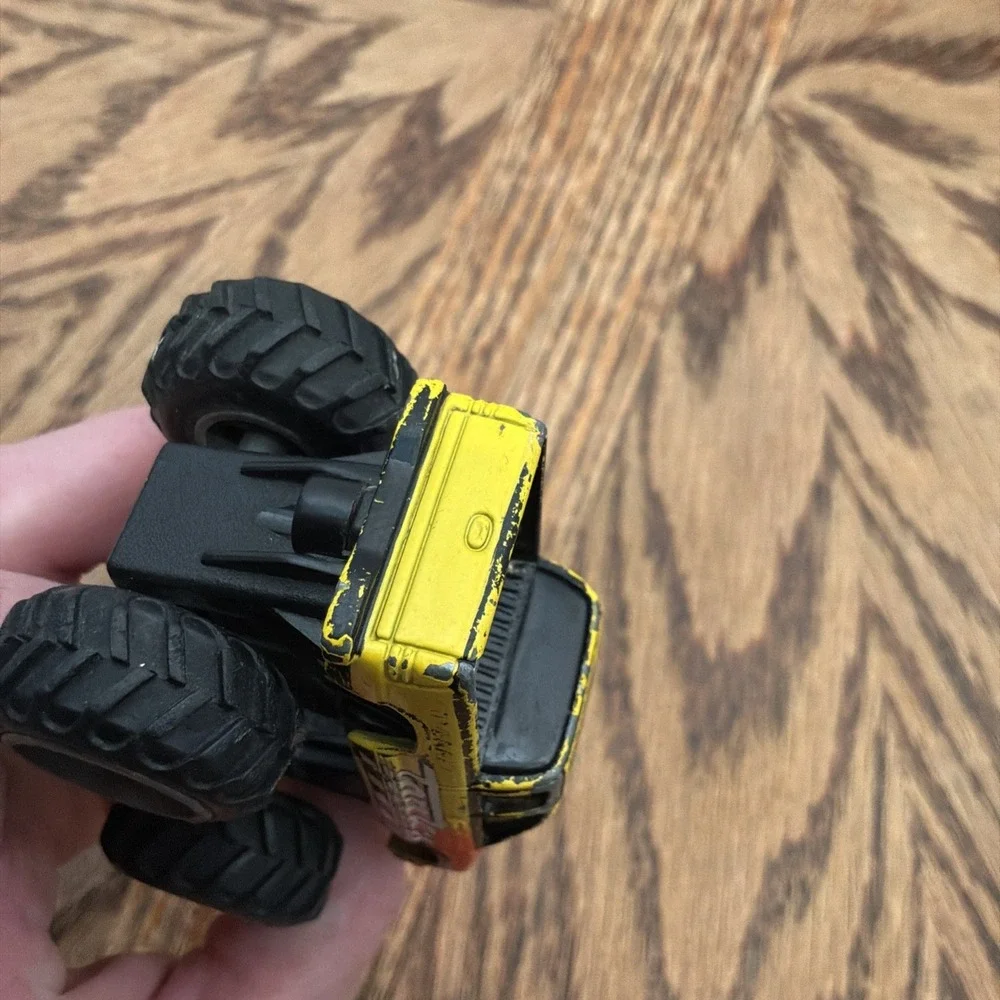 maisto tonka trucks